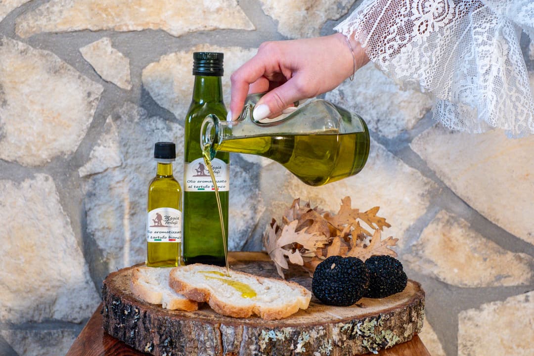 OLIO AROMATIZZATO AL TARTUFO BIANCO